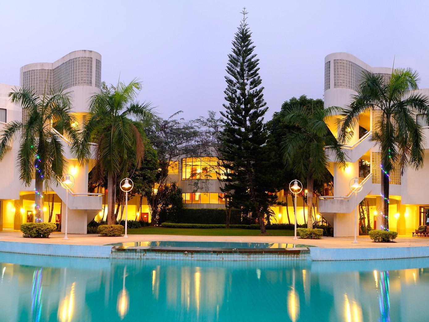 The Royal Chiang Mai Golf Resort Ban Mai  Exteriör bild